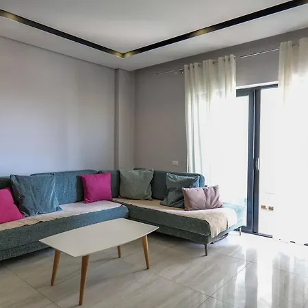 Olive Qerret Appartement Golem (Tirana)