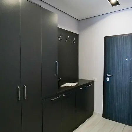 Olive Qerret * Golem (Tirana)